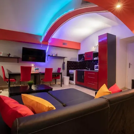 Apartment Party Underground With Pooltable